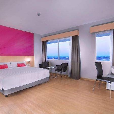 Favehotel Jababeka Cikarang Exterior foto